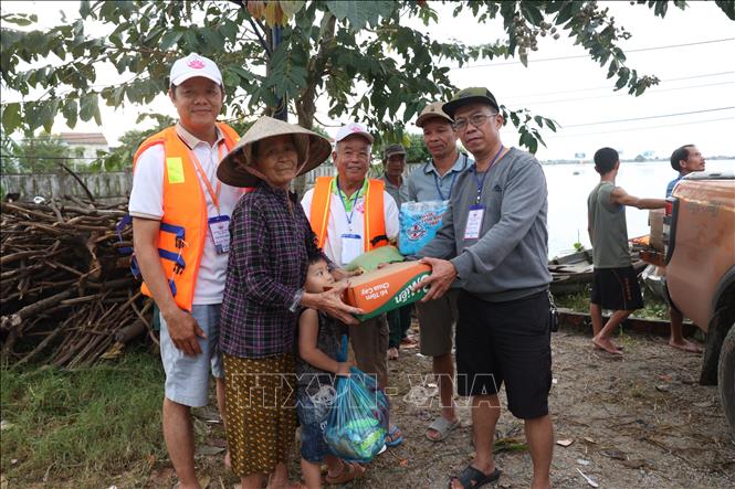 Gifts presented to Da Nang people to prepare for Typhoon Kalmaegi. VNA Photo