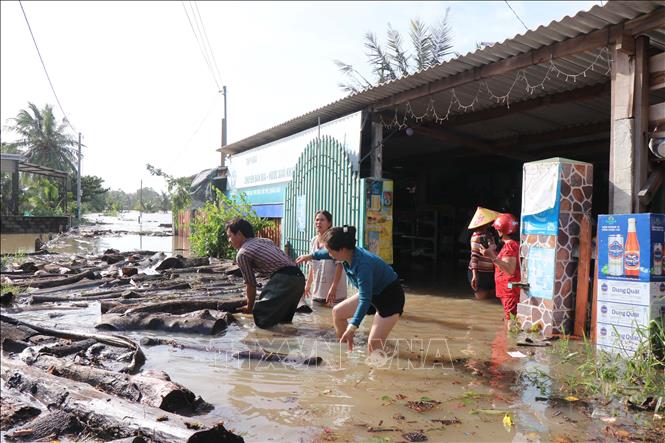 Houses in Sa Huynh ward, Quang Ngai province, are inundated. VNA Photo