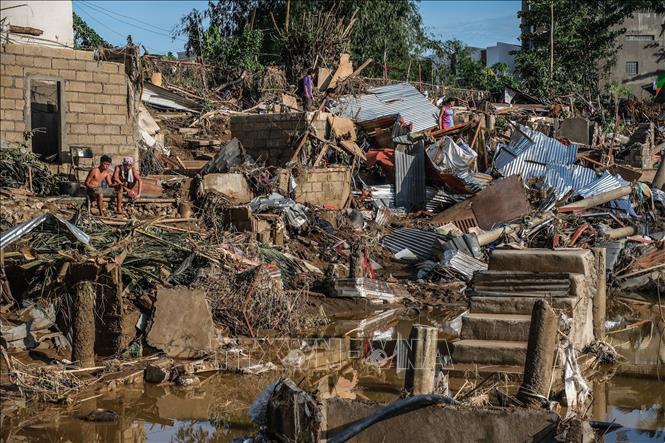 Tổng thống Philippines Ferdinand Romualdez Marcos Jr. ngày 6/11/2025 đã tuyên bố tình trạng thảm họa quốc gia, sau khi siêu bão Kalmaegi gây ra thiệt hại nghiêm trọng trên diện rộng và khiến ít nhất 140 người thiệt mạng, trong khi 127 người vẫn đang mất tích. Ảnh: THX/TTXVN