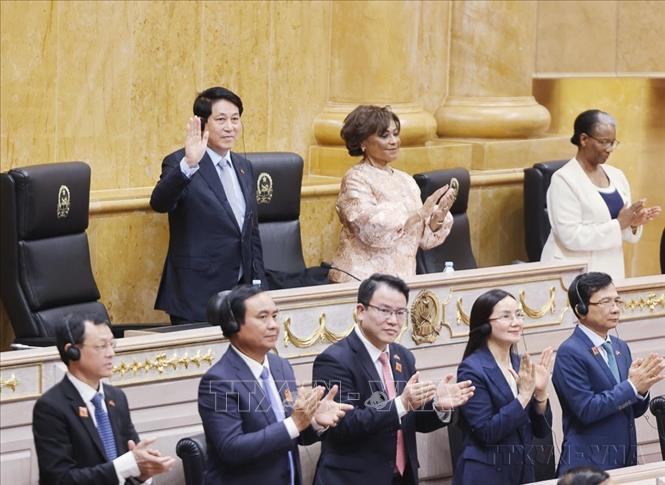 Chiều 7/8/2025, tại Trụ sở Quốc hội Angola, Chủ tịch nước Lương Cường có bài phát biểu chính sách với các Nghị sĩ Quốc hội Angola. Ảnh: Lâm Khánh - TTXVN