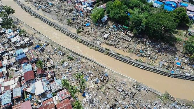 Khu vực bị bão Kalmaegi tàn phá tại tỉnh Cebu, Philippines. Ảnh: THX/TTXVN