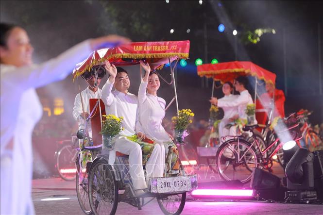 Các tiết mục nghệ thuật tại chương trình. Ảnh: Khánh Hoà - TTXVN