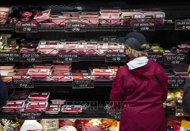 Thịt được bày bán tại cửa hàng ở New York, Mỹ. Ảnh: THX/TTXVN