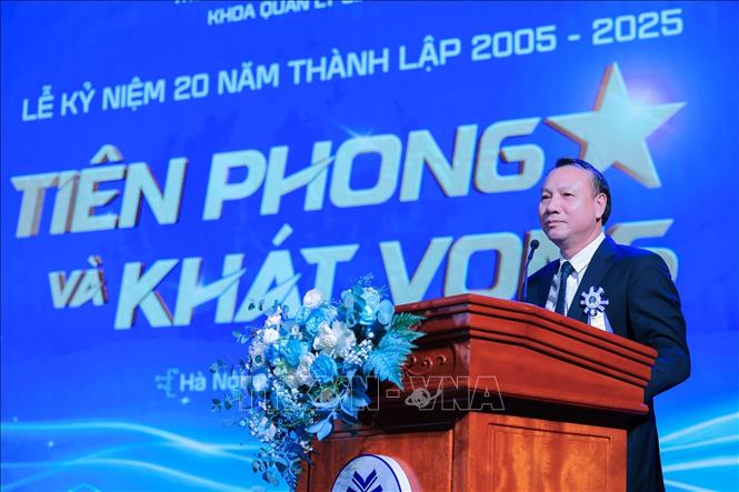 PGS.TS. Nguyễn Đức Sơn, Hiệu trưởng Trường Đại học Sư phạm Hà Nội phát biểu tại buổi lễ. Ảnh: Lê Đông - TTXVN