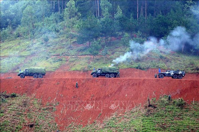 Diễn tập thực binh tại cuộc diễn tập điểm phòng thủ khu vực Ban Chỉ huy Phòng thủ khu vực 3 -  Mai Sơn (Bộ Chỉ huy Quân sự tỉnh Sơn La) năm 2025. Ảnh: Quang Quyết - TTXVN