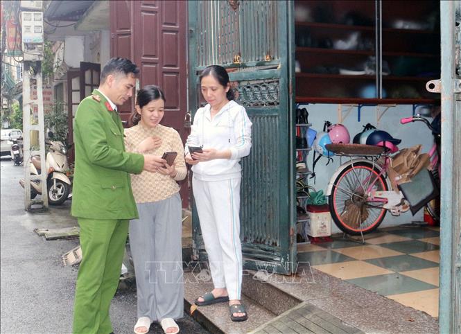 Những ý kiến tâm huyết, trách nhiệm của nhân dân đối với dự thảo các văn kiện góp phần hoàn thiện đường lối, chính sách của Đảng. Ảnh: Nguyễn Chinh – TTXVN