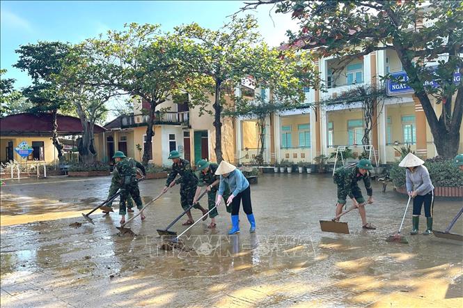 Công tác khắc phục hậu quả sau thiên tai được triển khai khẩn trương, tích cực. Ảnh: TTXVN phát