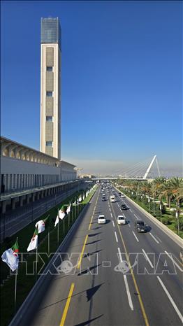 Đại thánh đường xây cạnh Đại lộ N11 đẹp nhất thủ đô. Ảnh: Nguyễn An - PV TTXVN tại Algeria