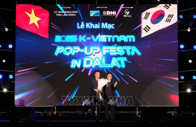 A view of the opening ceremony. VNA Photo: Nguyễn Dũng 