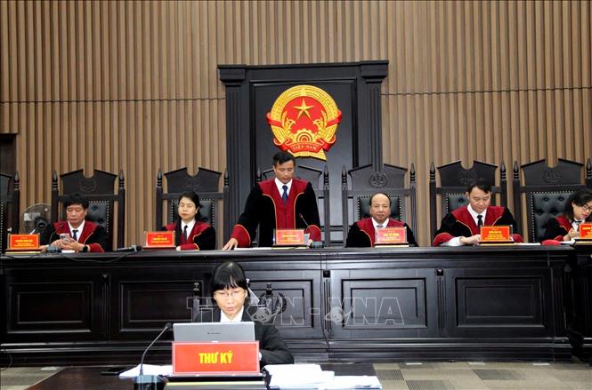Chánh án Tòa án nhân dân thành phố Hà Nội Nguyễn Xuân Kỳ tuyên án tại phiên tòa giám đốc thẩm chiều 30/9/2025 - phiên tòa giám đốc thẩm đầu tiên của Tòa án nhân dân thành phố Hà Nội sau Nghị quyết 81. Ảnh: Kim Anh – TTXVN