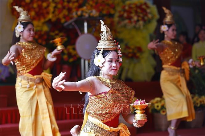 Chương trình văn nghệ chào mừng Ngày hội đại đoàn kết toàn dân tộc. Ảnh: Doãn Tấn - TTXVN