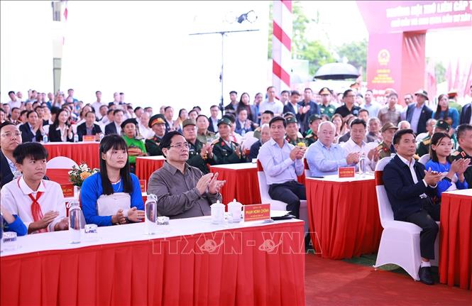 Thủ tướng Phạm Minh Chính dự Lễ khởi công tại điểm Trường nội trú liên cấp Tiểu học và Trung học cơ sở xã Yên Khương, tỉnh Thanh Hóa. Ảnh: Dương Giang-TTXVN
