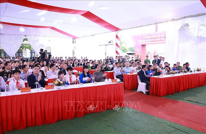 Thủ tướng Phạm Minh Chính dự Lễ khởi công tại điểm Trường nội trú liên cấp Tiểu học và Trung học cơ sở xã Yên Khương, tỉnh Thanh Hóa. Ảnh: Dương Giang-TTXVN
