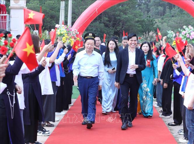 Phó Thủ tướng Chính phủ Trần Hồng Hà đến dự Lễ khởi công xây dựng công trình Trường phổ thông nội trú liên cấp TH&THCS Khuất Xá tại Lạng Sơn. Ảnh: Anh Tuấn – TTXVN