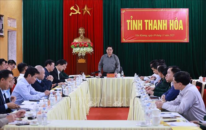 Thủ tướng Phạm Minh Chính làm việc với Ban Thường vụ Tỉnh uỷ Thanh Hoá về tình hình phát triển kinh tế-xã hội. Ảnh: Dương Giang-TTXVN 
