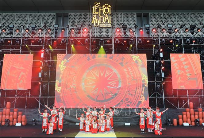 Tiết mục văn nghệ mở màn cho Chương trình. Ảnh: Lê Đông - TTXVN