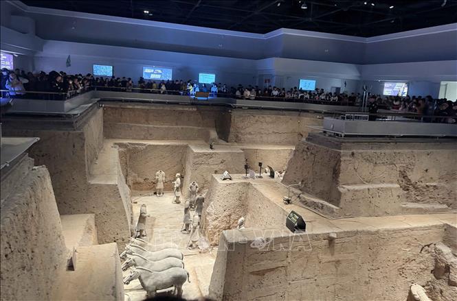 Khu số 2 với diện tích 6.000 m2, đây là đội hình của “đội quân đặc chủng” bao gồm nhiều binh chủng hợp thành, trong đó có lính bắn nỏ, xe ngựa và kỵ binh, với cách bố trí khéo léo. Ảnh: Công Tuyên-PV TTXVN tại Trung Quốc