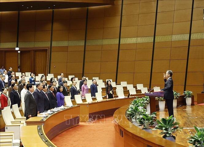 Chánh án Tòa án nhân dân tối cao Nguyễn Văn Quảng tuyên thệ nhậm chức. Ảnh: Thống Nhất – TTXVN