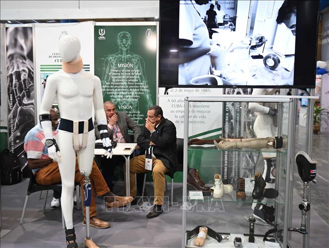 Thiết bị y tế về chấn thương, chỉnh hình tại một triển lãm quốc tế về y tế tại thủ đô La Habana, Cuba. Ảnh: Việt Hùng-PV TTXVN tại Cuba