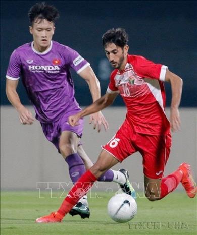 Trận đấu giao hữu trước vòng loại thứ 2 World Cup 2022 khu vực châu Á tại UAE, giữa đội tuyển bóng đá Việt Nam với đội tuyển Jordan (Dubai, 1/6/2021). Ảnh: Hoàng Linh - TTXVN