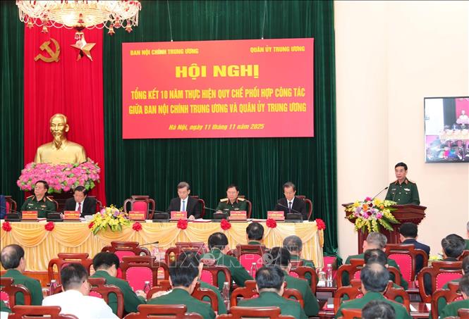 Đại tướng Phan Văn Giang, Bộ trưởng Bộ Quốc phòng phát biểu. Ảnh: Trọng Đức - TTXVN