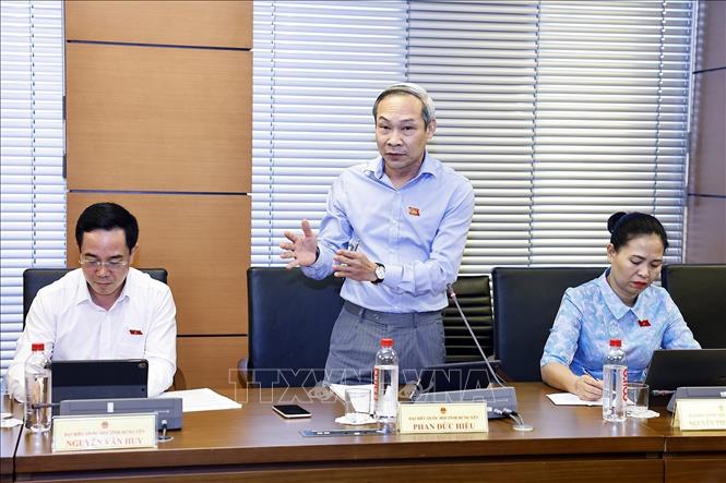 Đại biểu Quốc hội tỉnh Hưng Yên Phan Đức Hiếu phát biểu. Ảnh: Doãn Tấn - TTXVN