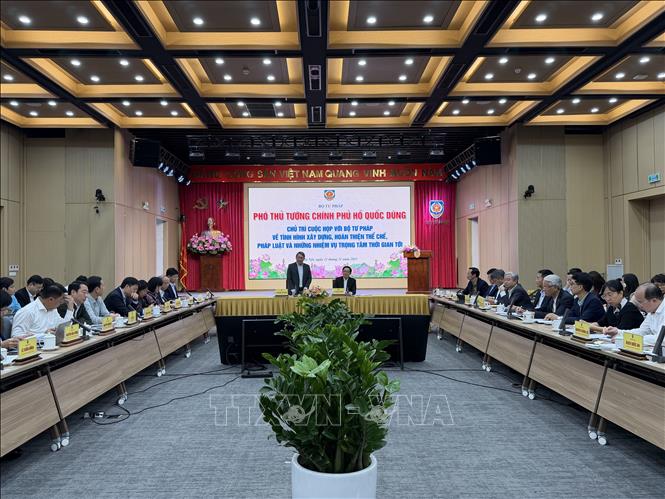 Quang cảnh buổi làm việc. Ảnh: Đỗ Bình - TTXVN 