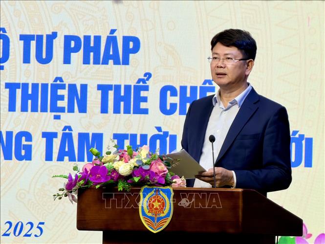 Thứ trưởng Nguyễn Thanh Tịnh phát biểu tại buổi làm việc. Ảnh: Đỗ Bình - TTXVN 