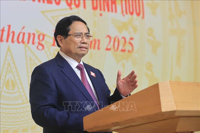 Thủ tướng Phạm Minh Chính chủ trì phiên họp. Ảnh: Dương Giang-TTXVN
