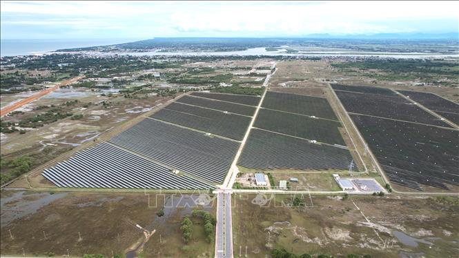 Nhà máy Điện mặt trời Gio Thành 1 và Gio Thành 2 có tổng công suất MW. Ảnh: Nguyên Linh-TTXVN