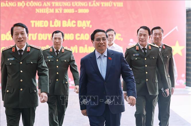 Thủ tướng Phạm Minh Chính đến dự Hội nghị Sơ kết 01 năm triển khai lực lương tham gia bảo vệ an ninh, trật tự ở cơ sở. Ảnh: Dương Giang - TTXVN 