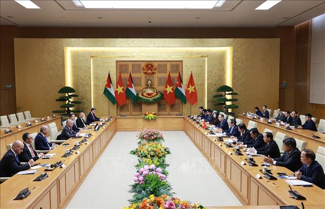 Thủ tướng Phạm Minh Chính hội kiến Quốc vương Jordan Abdullah II Ibn Al Hussein. Ảnh: Dương Giang-TTXVN 
