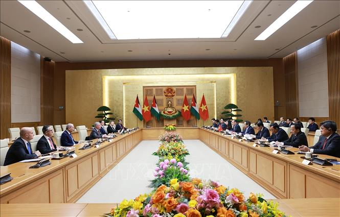 Thủ tướng Phạm Minh Chính hội kiến Quốc vương Jordan Abdullah II Ibn Al Hussein. Ảnh: Dương Giang-TTXVN 
