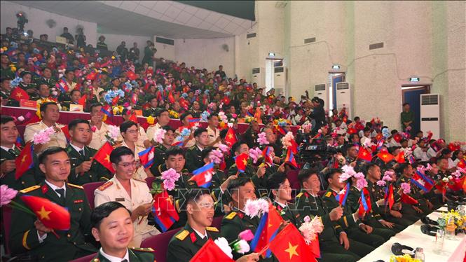 Các đại biểu tại chương trình tọa đàm 