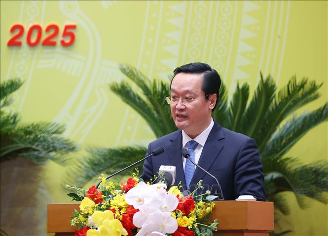 Ông Nguyễn Đức Trung, Phó Bí thư Thành ủy Hà Nội, Chủ tịch UBND thành phố Hà Nội nhiệm kỳ 2021 - 2026 phát biểu nhận nhiệm vụ. Ảnh: Văn Điệp - TTXVN