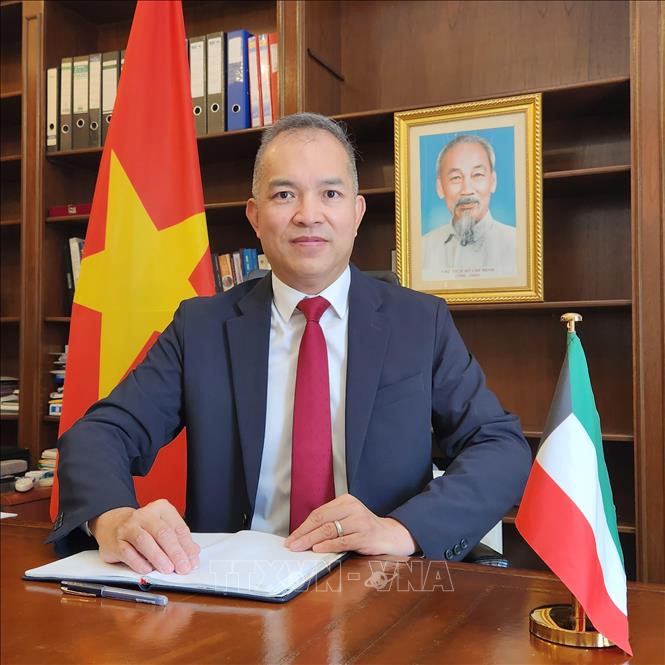 Đại sứ Việt Nam tại Kuwait Nguyễn Đức Thắng trả lời phỏng vấn phóng viên TTXVN tại Trung Đông-Bắc Phi. Ảnh: TTXVN phát