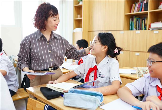 Với uy tín và chất lượng đã được khẳng định, trường đã trở thành một địa chỉ giáo dục văn hóa đáng tin cậy, thu hút học sinh từ khắp Thủ đô gửi gắm niềm tin và kỳ vọng. Ảnh: Thanh Tùng - TTXVN