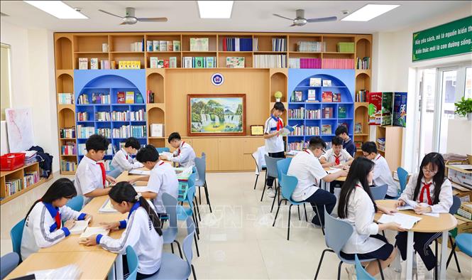 Cơ sở vật chất nhà trường không ngừng được cải thiện để trở nên hiện đại, khang trang, đáp ứng hoàn hảo nhiệm vụ phổ cập giáo dục và không ngừng nâng cao chất lượng toàn diện. Ảnh: Thanh Tùng - TTXVN