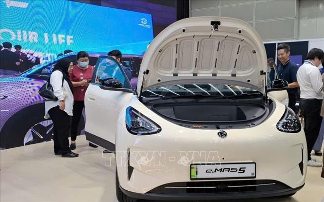 Mẫu xe điện e.MAS 5 mới nhất của hãng nội địa Proton vừa ra mắt tại Malaysia, có giá từ 380 triệu VND. Ảnh: Bùi Hoàn - PV TTXVN tại Malaysia