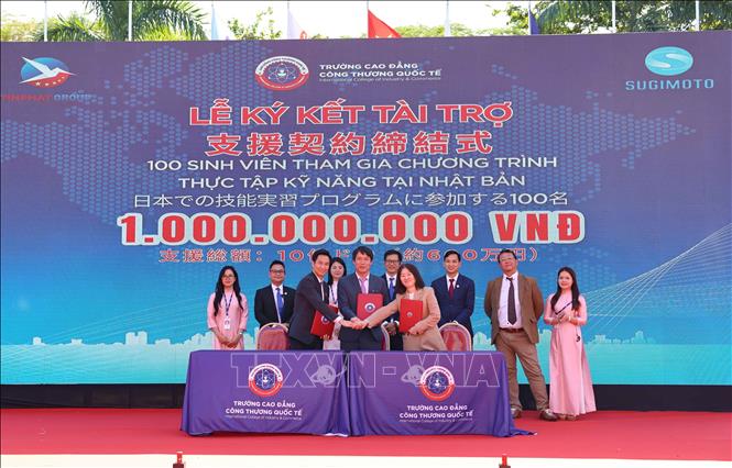 Bằng việc mở rộng liên kết với doanh nghiệp trong và ngoài nước, ICC duy trì tỷ lệ 100% sinh viên có việc làm sau tốt nghiệp, đồng thời giúp người học rèn kỹ năng nghề ngay từ năm đầu thông qua mô hình “học đi đôi với hành”. Ảnh: Thanh Tùng - TTXVN 