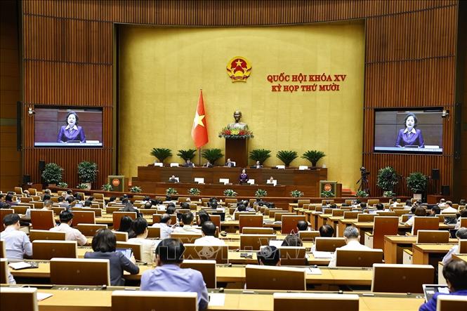 Thống đốc Ngân hàng Nhà nước Việt Nam Nguyễn Thị Hồng giải trình, làm rõ một số vấn đề đại biểu Quốc hội nêu. Ảnh: Doãn Tấn - TTXVN