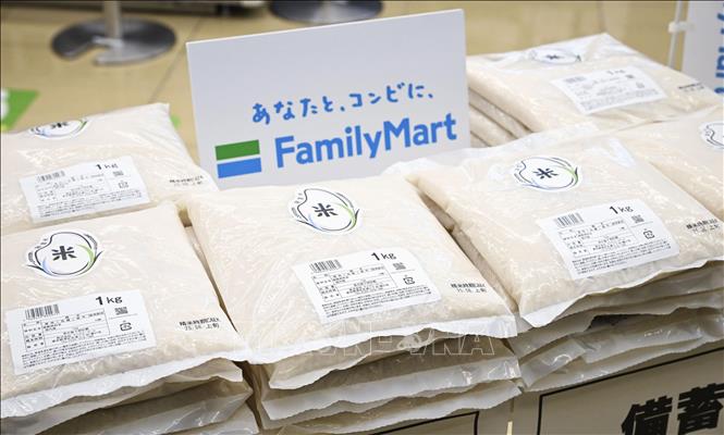 Gạo được bày bán tại siêu thị ở Tokyo, Nhật Bản. Ảnh: Kyodo/TTXVN
