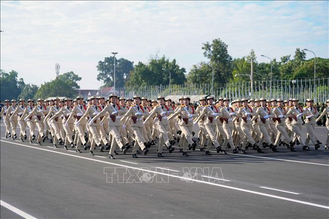 Female traffic police officers of Laos. VNA Photo: Đỗ Bá Thành