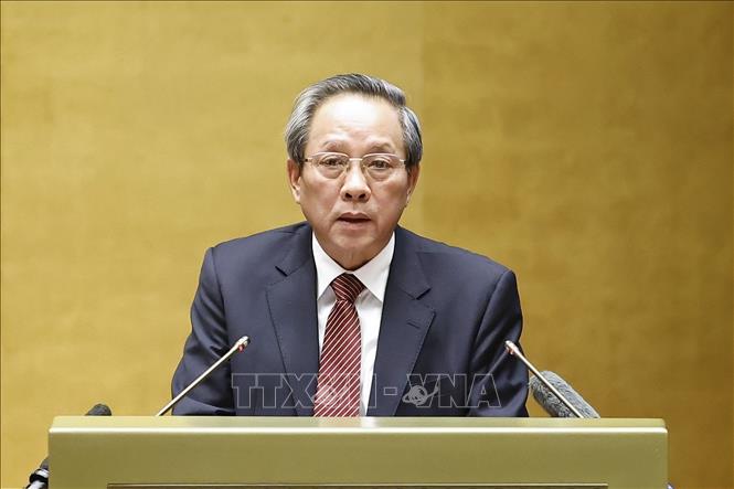 Đồng chí Hoàng Đăng Quang, Ủy viên Trung ưong Đảng, Phó Trưởng Ban thường trực Ban Tổ chức Trung ương trình bày Chỉ thị của Bộ Chính trị về lãnh đạo cuộc bầu cử đại biểu Quốc hội khóa XVI và đại biểu Hội đồng nhân dân các cấp nhiệm kỳ 2026-2031. Hướng dẫn của Ban Tổ chức Trung ương về công tác nhân sự đại biểu Quốc hội khóa XVI và đại biểu Hội đồng nhân dân các cấp nhiệm kỳ 2026-2031. Ảnh: Doãn Tấn - TTXVN