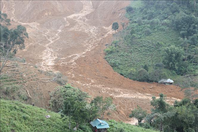 Hiện trường vụ sạt lở ở xã Hùng Sơn. Ảnh: Anh Dũng: TTXVN