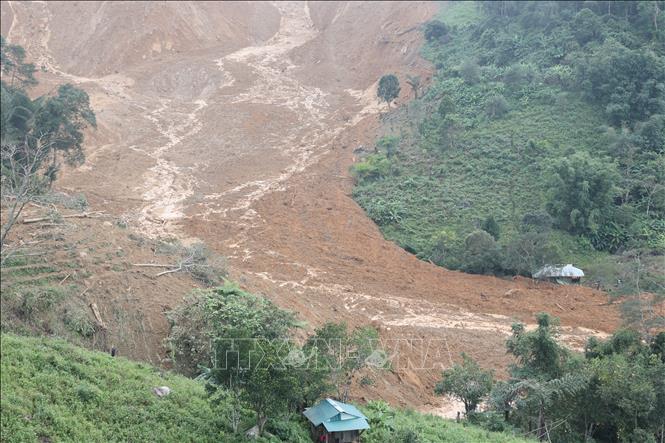 Hiện trường vụ sạt lở ở xã Hùng Sơn. Ảnh: Anh Dũng: TTXVN