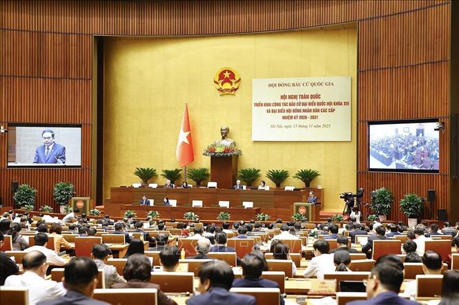 NA Chairman Tran Thanh Man makes the opening remarks at the conference. VNA Photo: Doãn Tấn 
