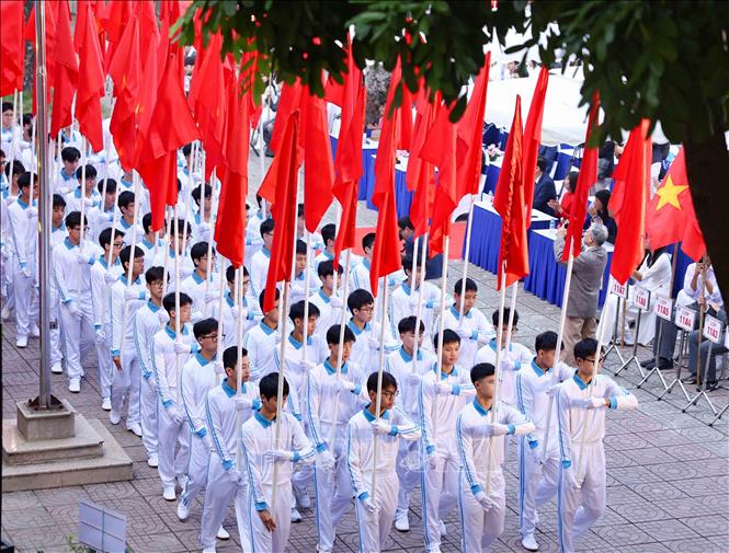 Màn diễu hành đậm nét truyền thống của nhà trường trong lễ kỷ niệm. Ảnh: Thanh Tùng - TTXVN