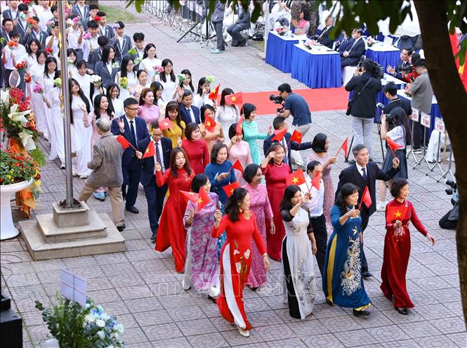 Màn diễu hành đậm nét truyền thống của nhà trường trong lễ kỷ niệm. Ảnh: Thanh Tùng - TTXVN
