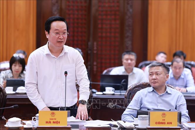 Chủ tịch UBND Thành phố Hà Nội Nguyễn Đức Trung phát biểu. Ảnh: Dương Giang-TTXVN 
